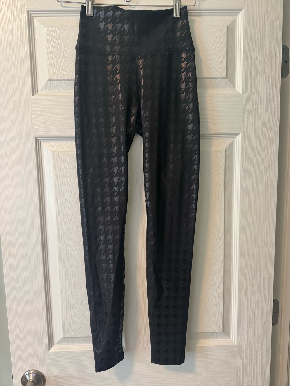 NWT Peloton Show Up Black Houndstooth-Texture High-Waist Leggings. Size Small